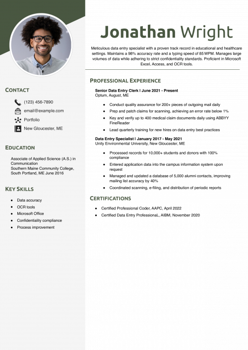 Data Entry Specialist Resume Example