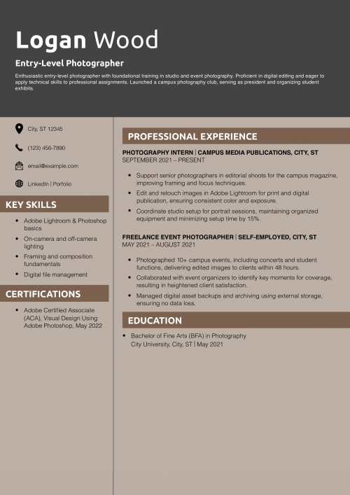 Entry-Level Photographer Resume Example